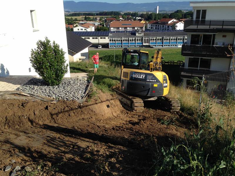 base du mur en granit